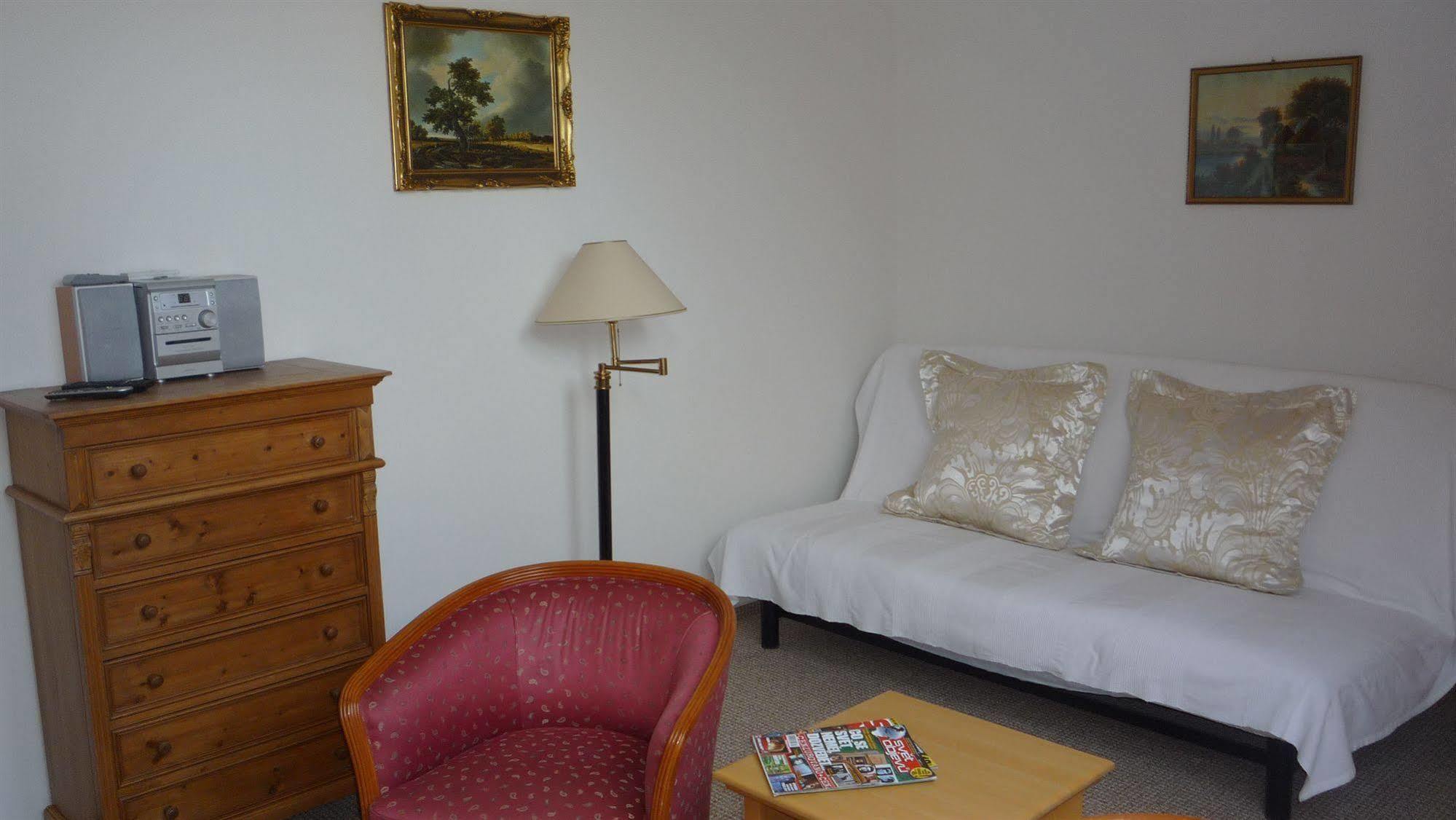 Apartmany Graf Chýně Exterior foto