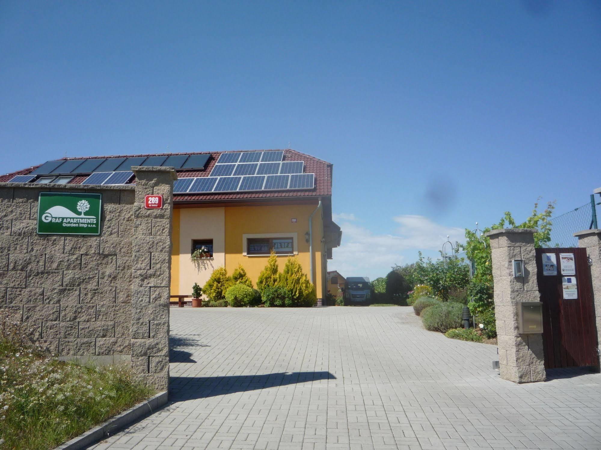 Apartmany Graf Chýně Exterior foto